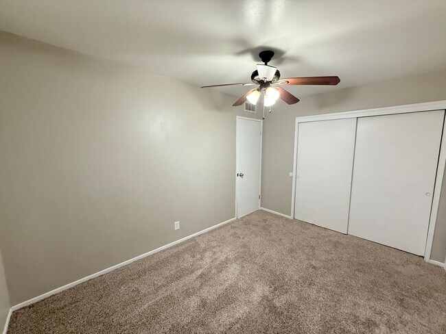 Building Photo - 606 Pierce St