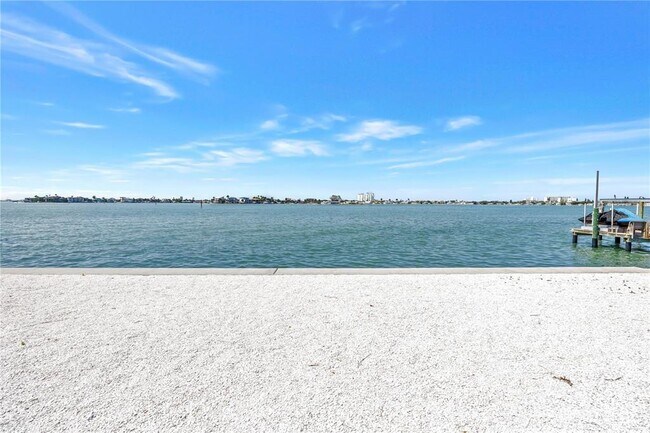 Building Photo - 7100 Shore Dr S