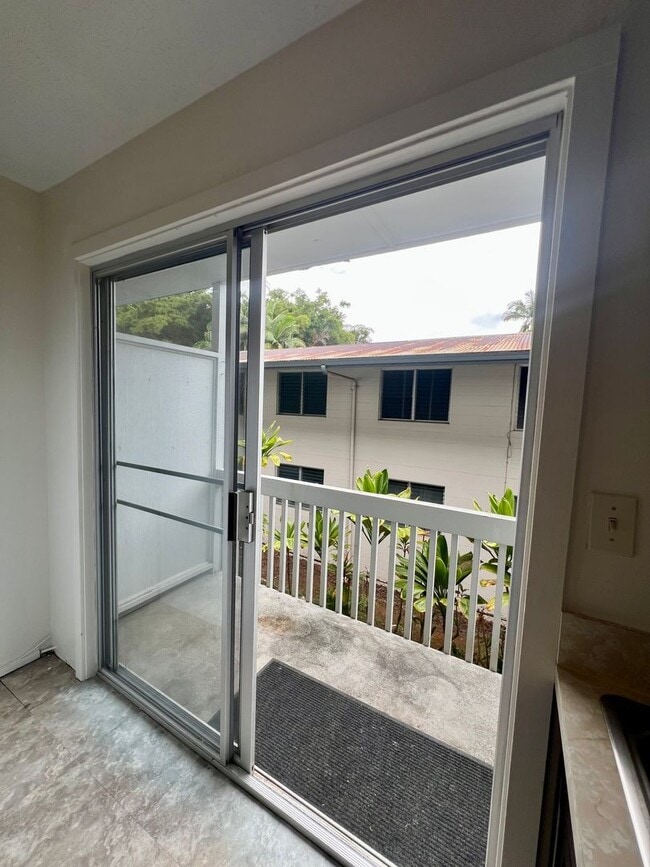 Building Photo - Kapiolani Villas Condo