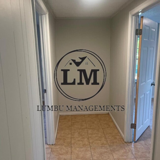 Building Photo - 2649 William Allen Rd