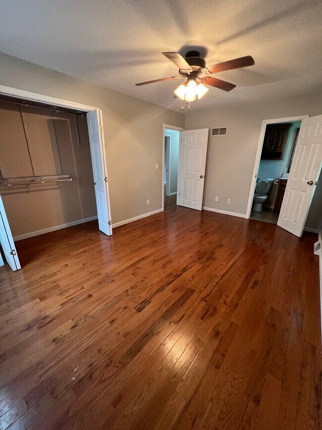 Building Photo - 304 Lawson Dr
