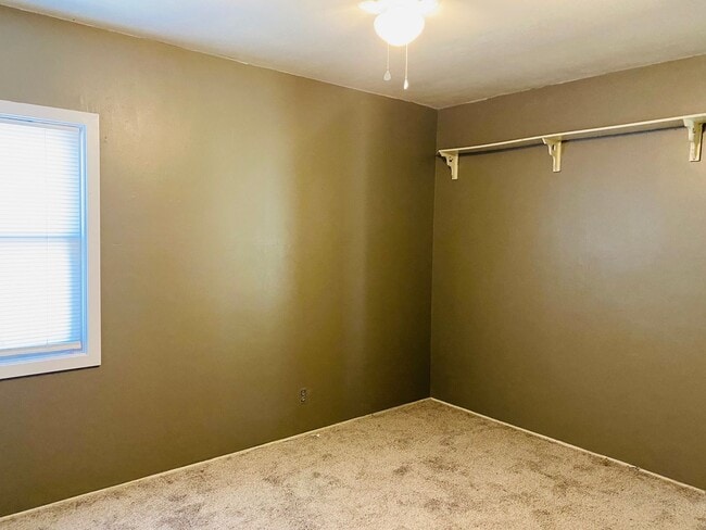 Building Photo - Spacious 3 Bed | 2 Bath Home – Less Than 1...