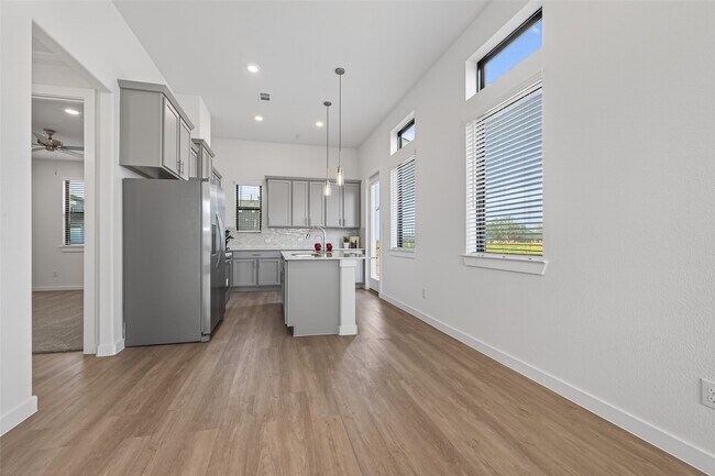 Building Photo - 1213 Mercantile St