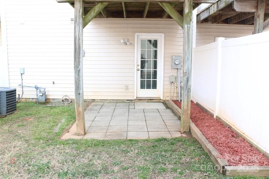 Building Photo - 10946 Garden Oaks Ln