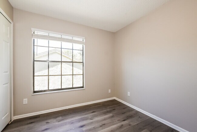 Building Photo - 1275 Pin Oak Dr