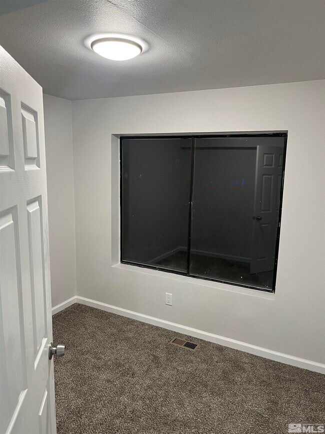 Building Photo - 6900 Sunkist Dr
