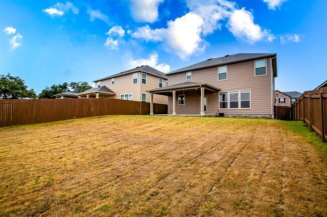 Building Photo - 1924 Stringer Pass