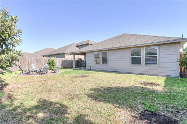 Building Photo - 7213 Adler Dr