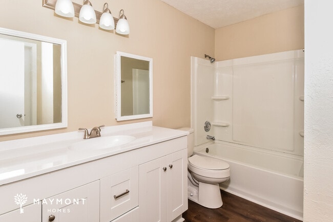 Building Photo - 3113 Evergreen Dr