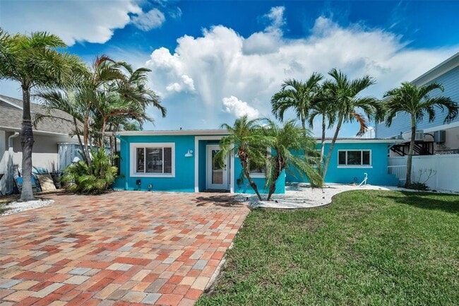 Primary Photo - 17727 Long Point Dr