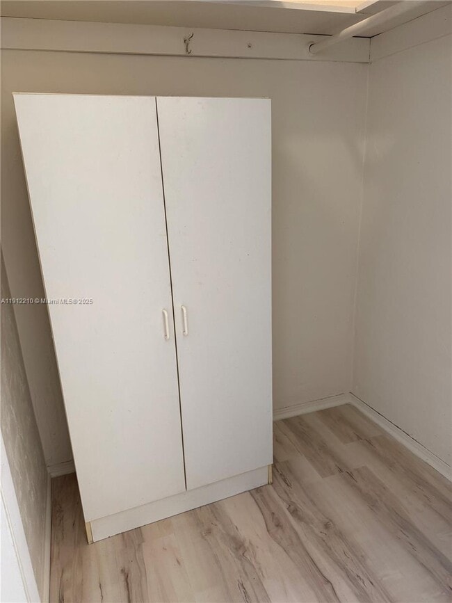 Building Photo - 8531 Harding Ave