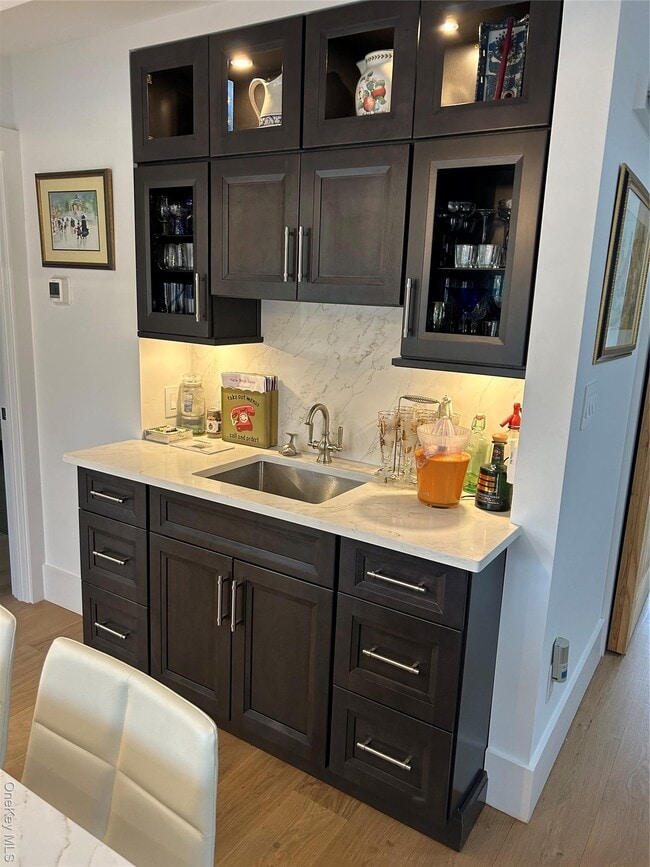 Building Photo - 40 Bonac Woods Ln