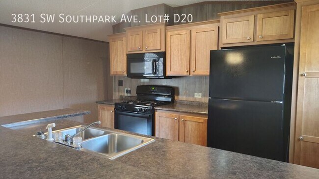 Building Photo - 3831 SW South Park Ave