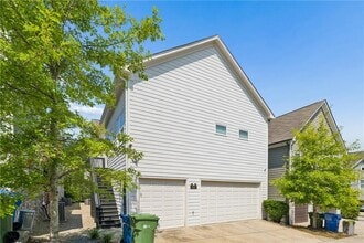 Building Photo - 1821 Sanford Dr