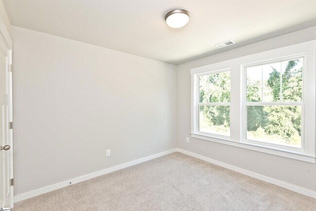 Building Photo - 100 Evergrace Wy