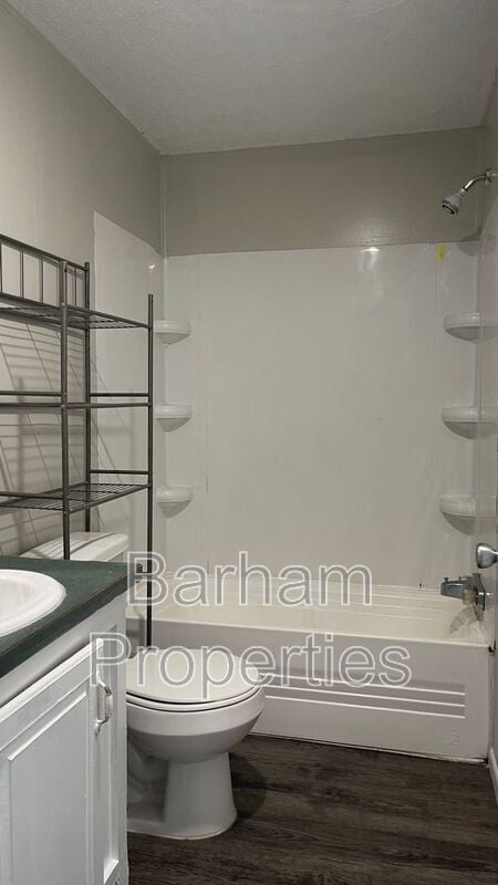 Building Photo - 265 Cir Pk Dr