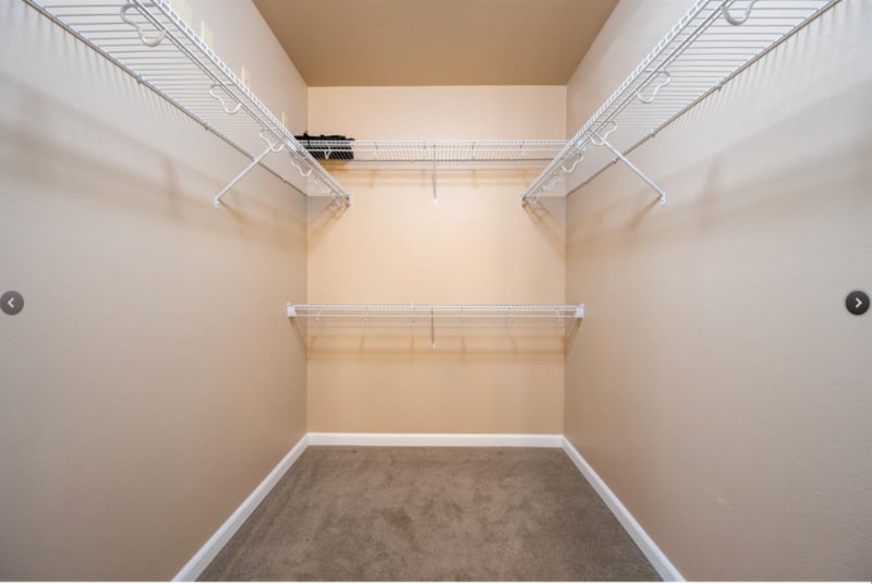 Building Photo - 1405 Vegas Verdes Dr