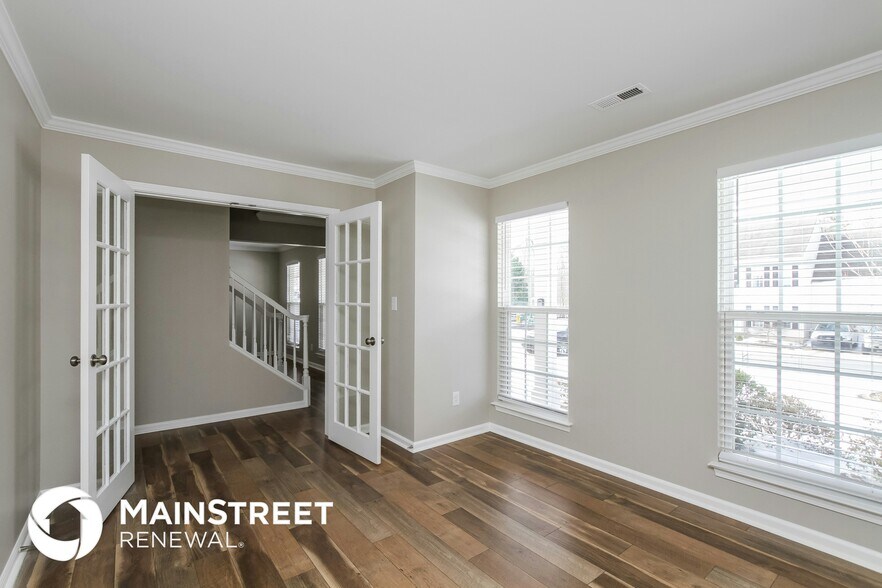 Building Photo - 756 Georgie St