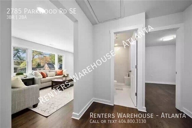 Building Photo - Gorgeous RENOVATION! 3 Bedroom in Heart of...