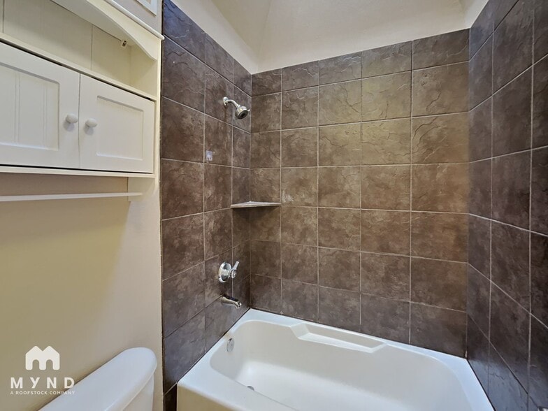 Building Photo - 10115 E Mountain View Rd