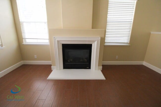 Building Photo - $4895 - **COMING SOON-END OF SEPT** Beauti...