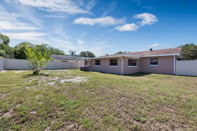 Building Photo - 8101 Alveron Ave