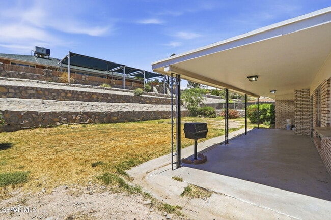 Building Photo - 3329 Old Spanish Trail