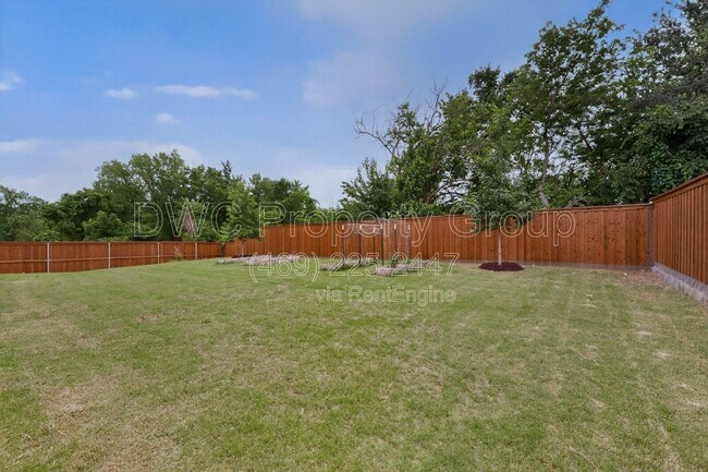 Building Photo - 1837 Whispering Pnes Dr