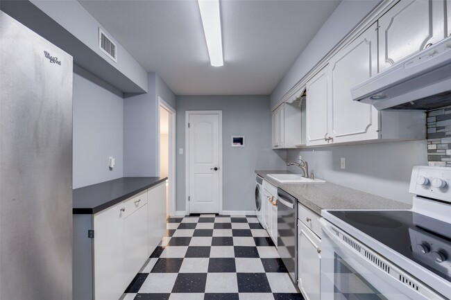 Building Photo - 6339 Briar Rose Dr