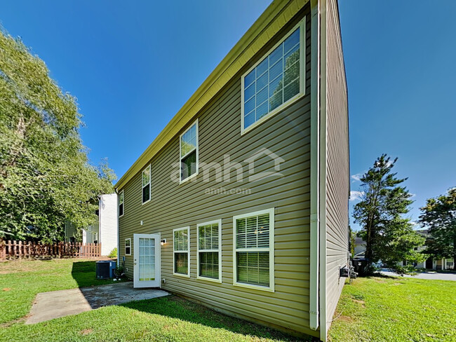 Building Photo - 10713 Haddington Dr NW