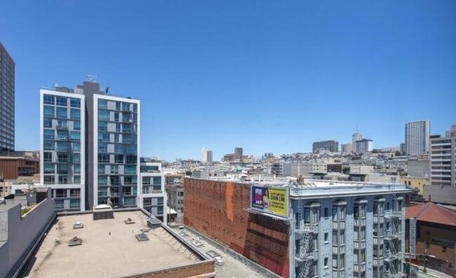 Building Photo - 1433 Bush St