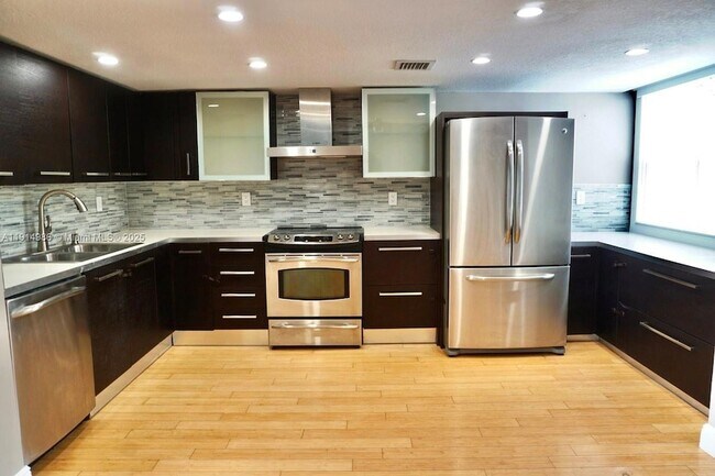 Building Photo - 4623 NW 97th Ct