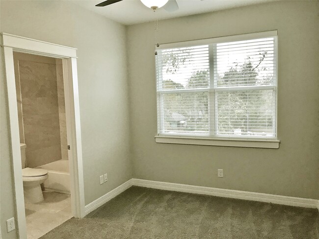 Building Photo - 709 Link Rd