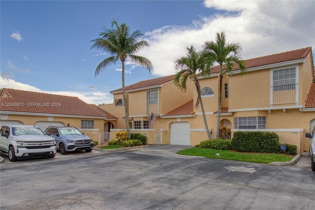Building Photo - 11415 Lakeview Dr