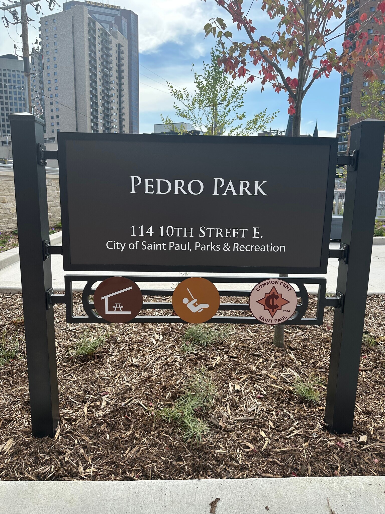 Building Photo - 500 Robert St N