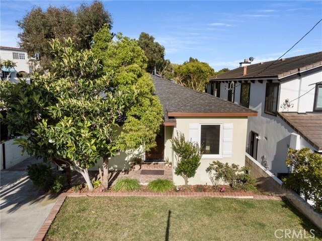 Building Photo - 2616 N Poinsettia Ave