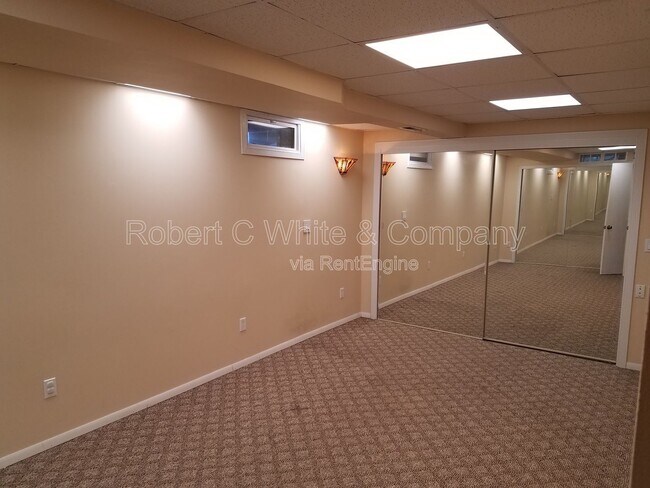 Building Photo - 87 Apple Hill