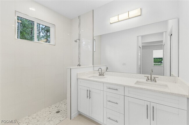 Building Photo - 1606 Euclid Ave