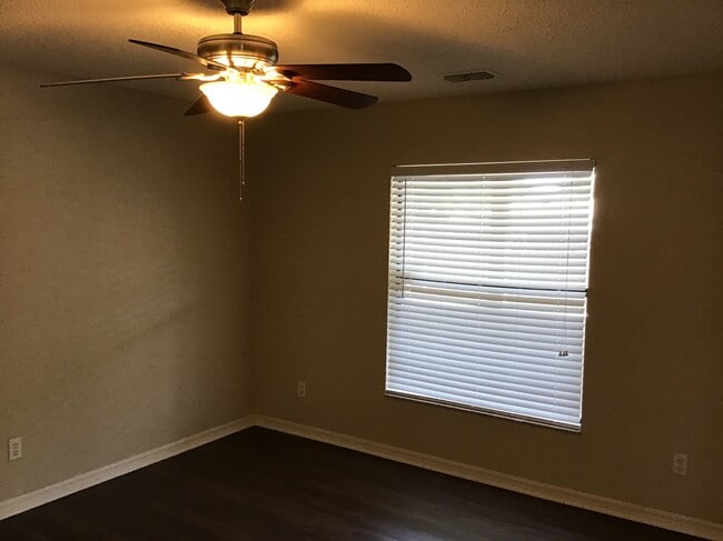 Building Photo - 1133 Olympic Ct