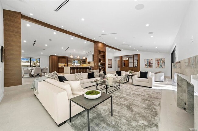 Building Photo - 16105 Clear Oak Dr
