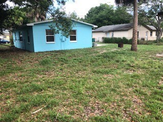 Building Photo - 3/1 cottage conveniently located near Down...