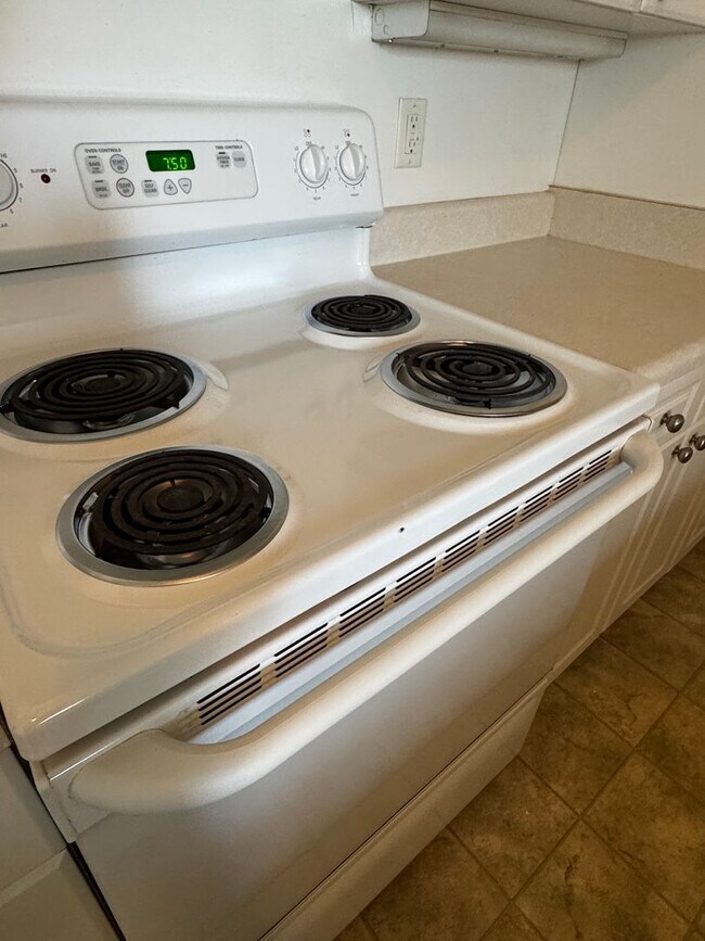 Building Photo - Red Mill Village