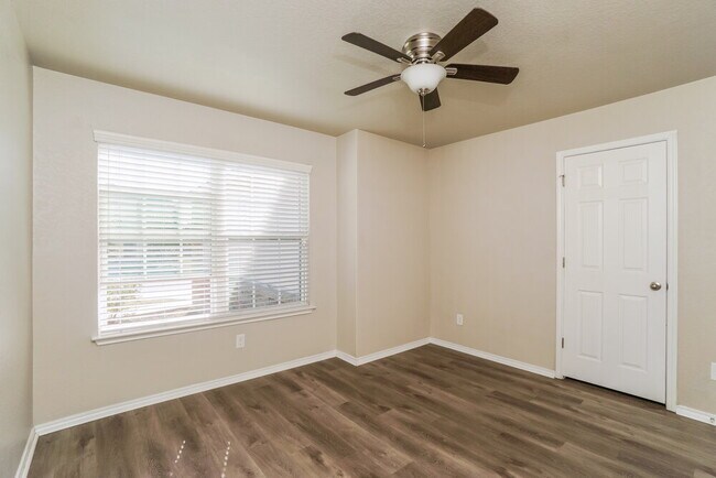 Building Photo - 6535 Davenport Bay