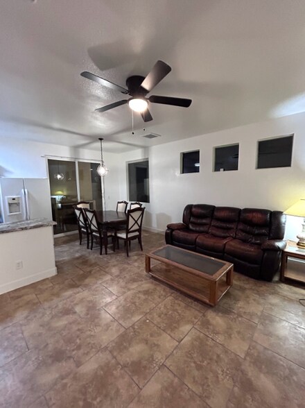 Building Photo - 5117 S 15th Pl