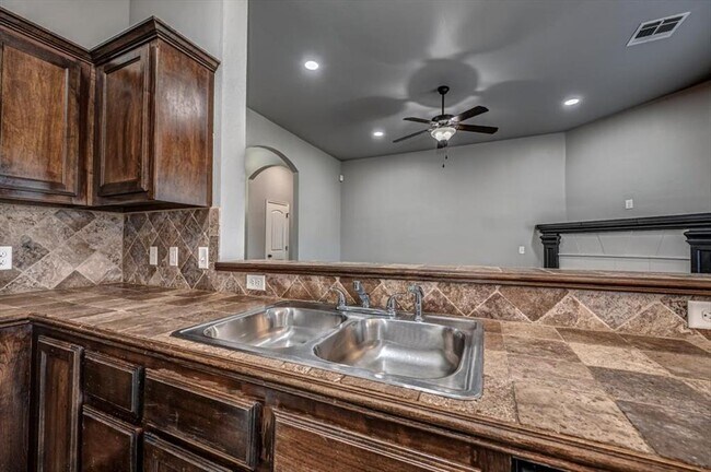 Building Photo - 18208 Scarborough Dr