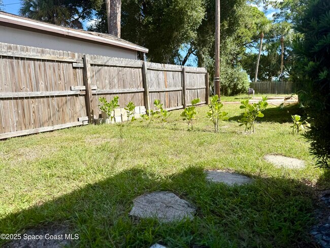 Building Photo - 240 Acorn Dr