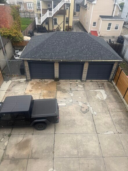 Garage - 64 Vinton St