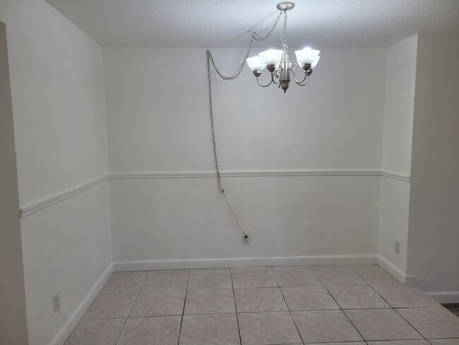 Building Photo - FOR RENT!!! BEAUTIFUL AND SPACIOUS 1 BED 1 BATH CONDO (MOVE IN SPECIAL)...