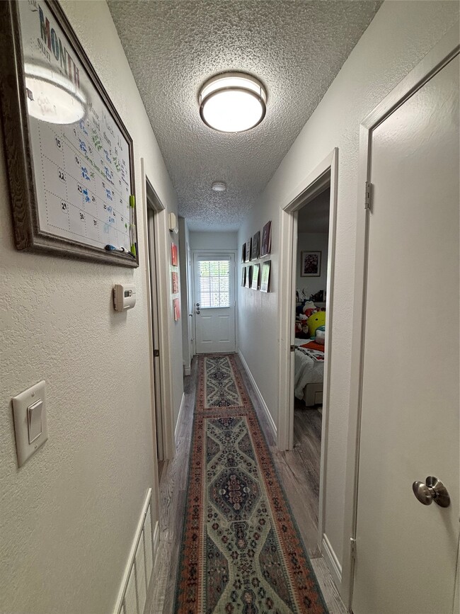 Building Photo - 30 Oak Villa Rd