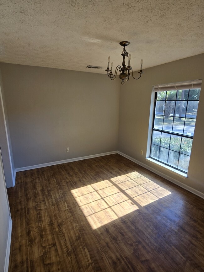 Building Photo - 448 Floyd Cir